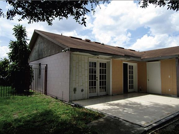 2nd image of 653 Bablonica Dr