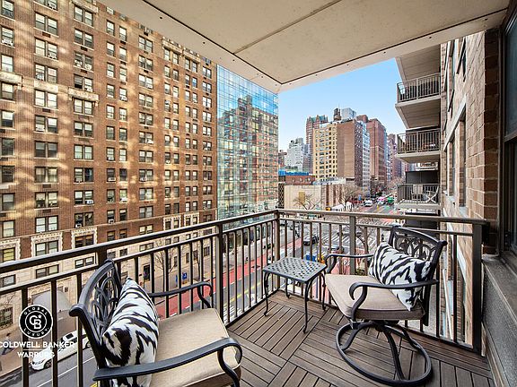 3rd image of 301 E 79th St APT 5L
