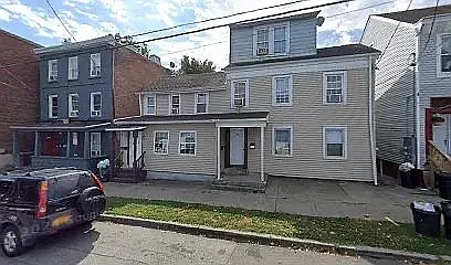 121 W Parmenter St — Photo 2