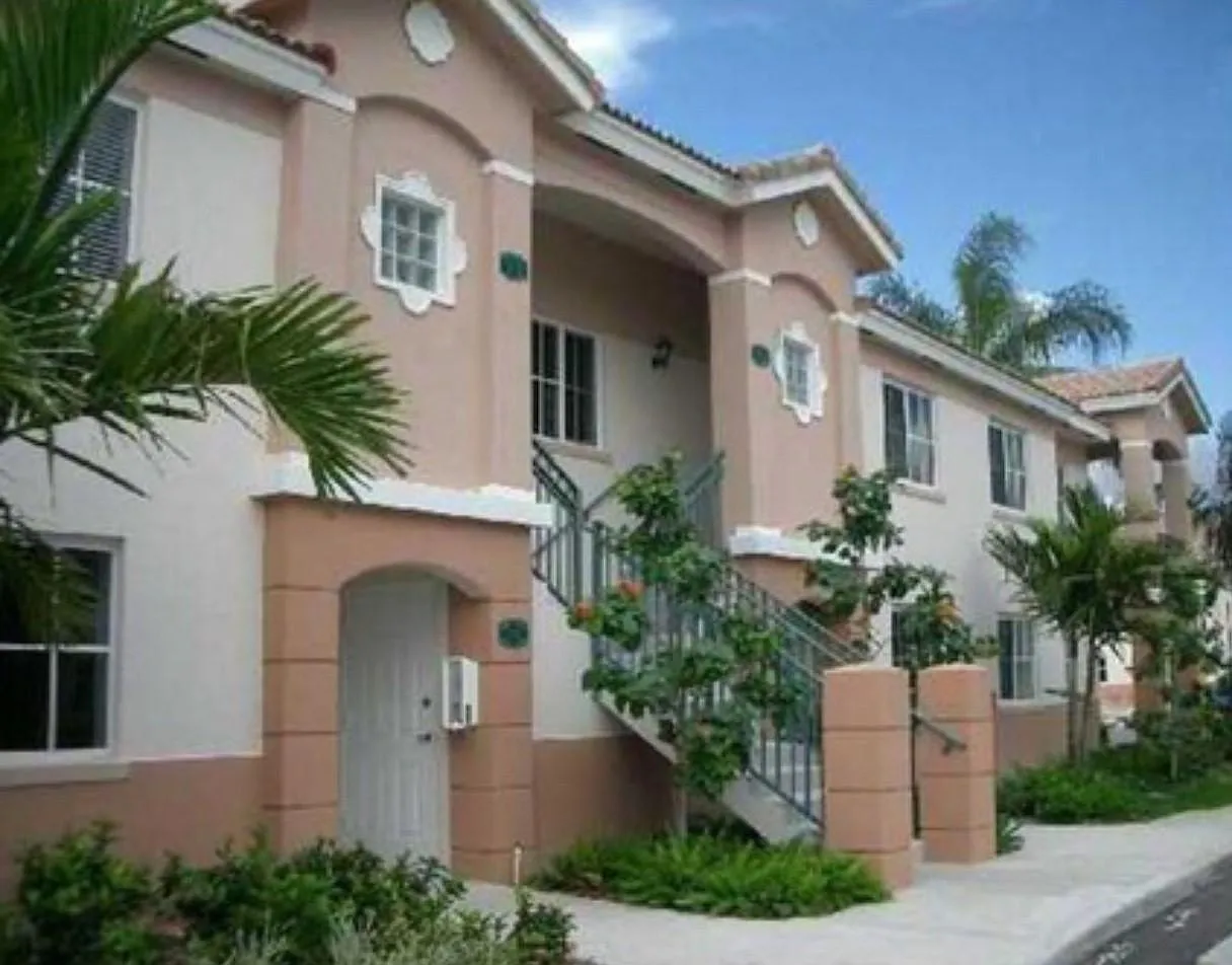 3 bed, 1175 sqft, $2,200 — Photo 2