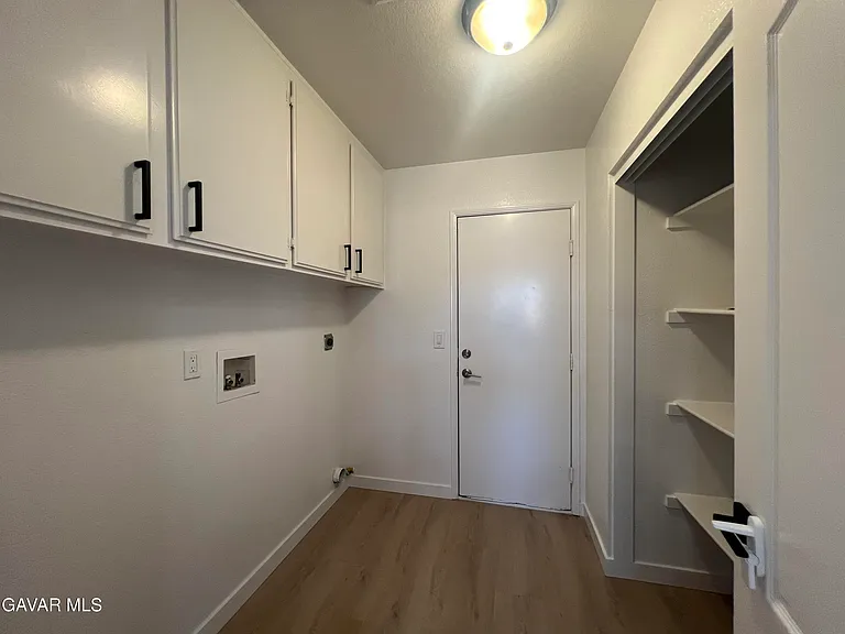 1943 Pengilley Ave — Photo 16