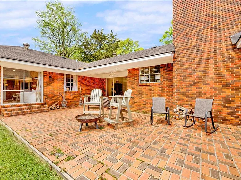 8960 Morphy Ave — Photo 6
