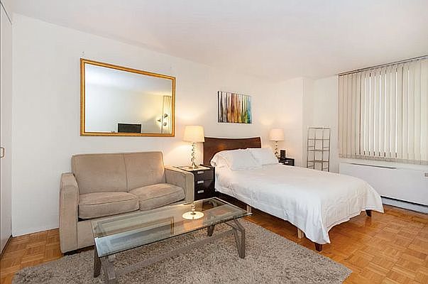 1st image of 350 W 50th St APT 4X