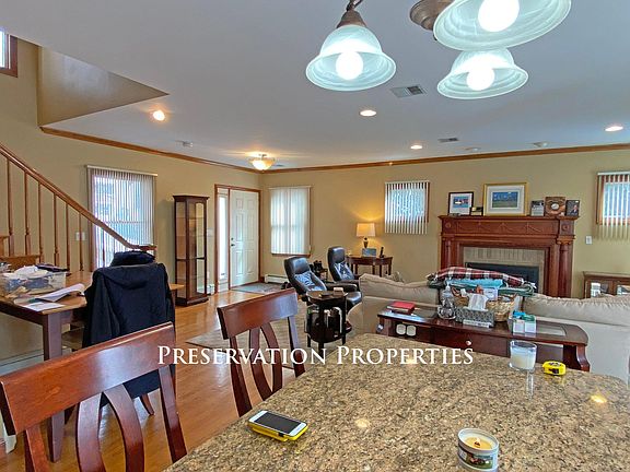 3rd image of 38 Eddy St