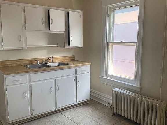3rd image of 666 Oak Hill Ave APT 2