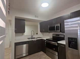 15711 SW 137th Ave APT 101, Miami, FL 33177