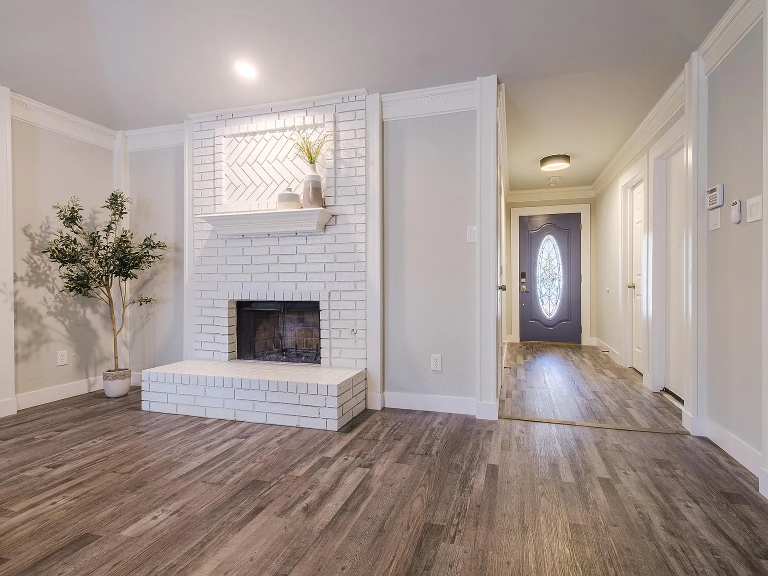 3 bed, 1687 sqft, $6,000 — Photo 4