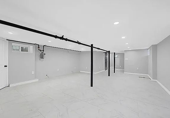 5th image of 9800 Avenue L