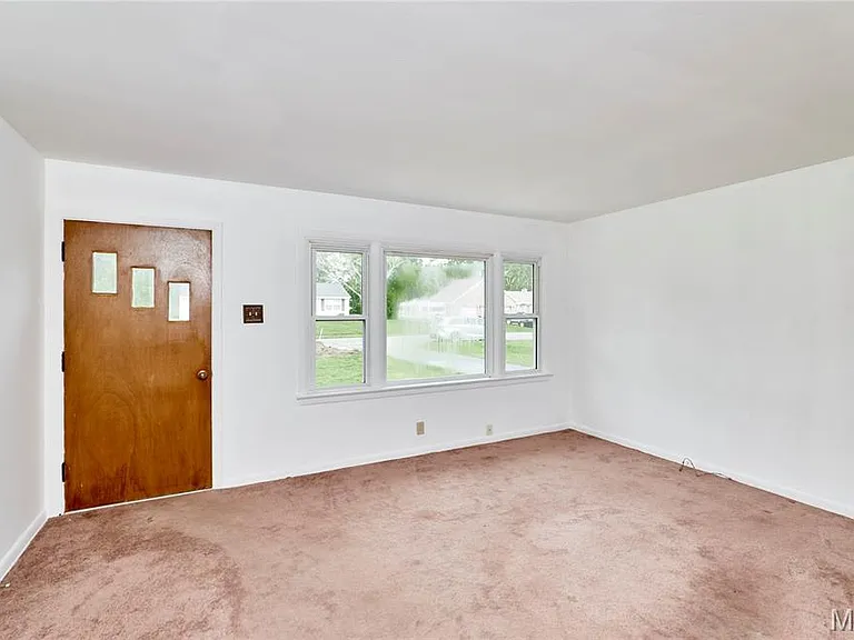 228 Newton Pl — Photo 9