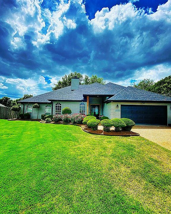 1st image of 3555 N Chaucers Ct