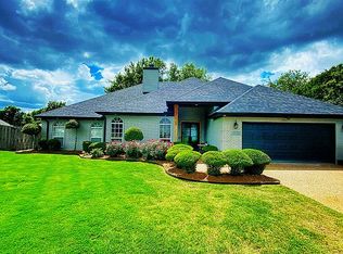 3555 N Chaucers Ct, Fayetteville, AR 72703