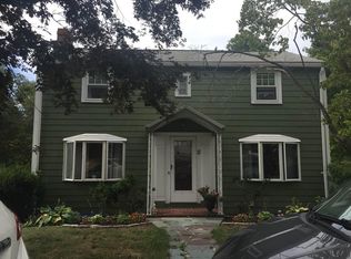 11 County Rd, Quincy, MA 02169