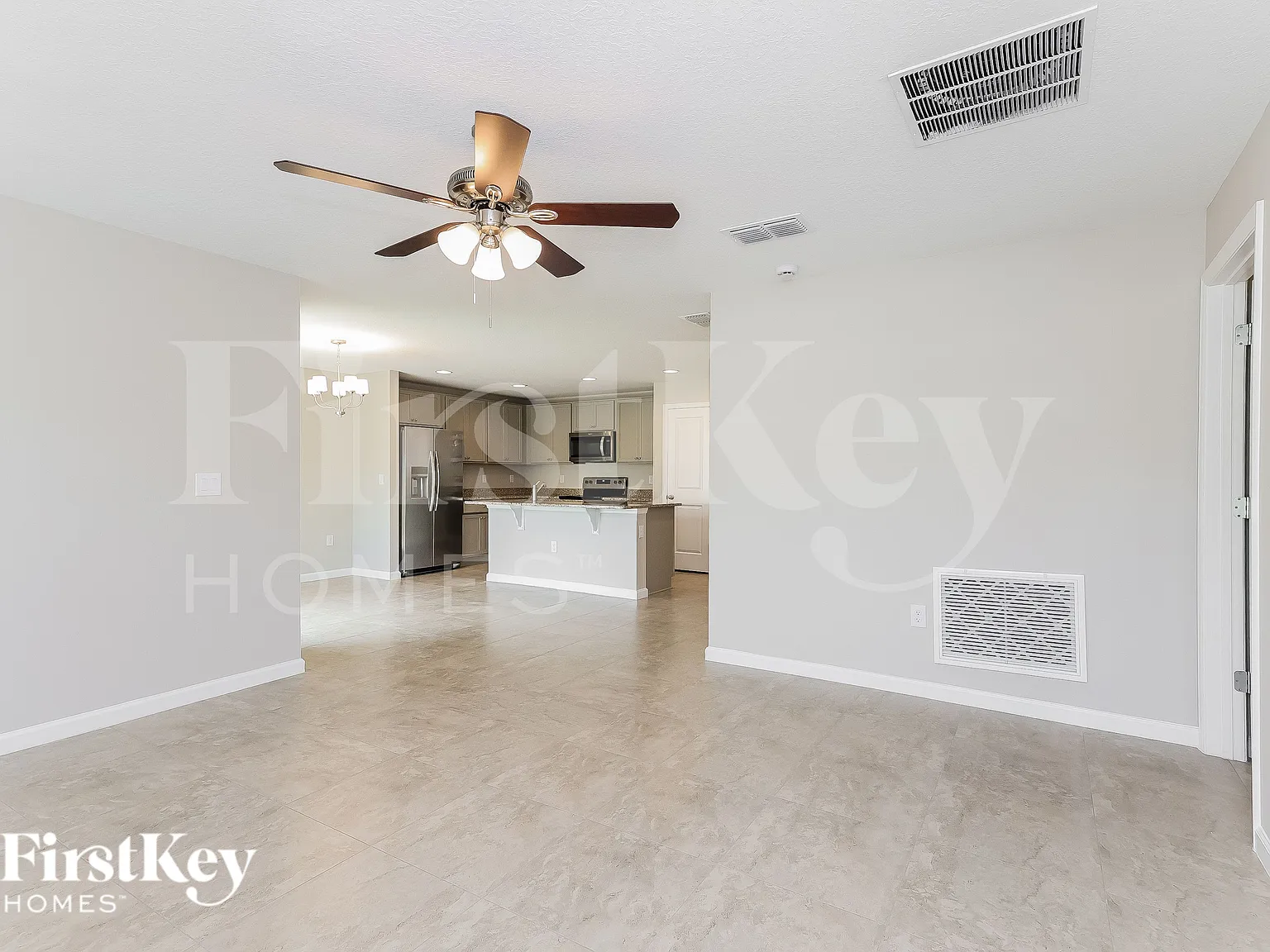 4 bed, 2.0 bath, 1598 sqft, $2,025 — Photo 3