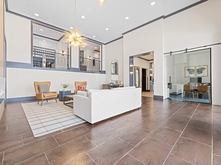 Aster Apartments — Photo 48