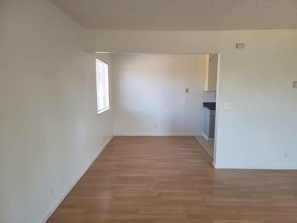1st image of 1555 Moorpark Ave APT 4