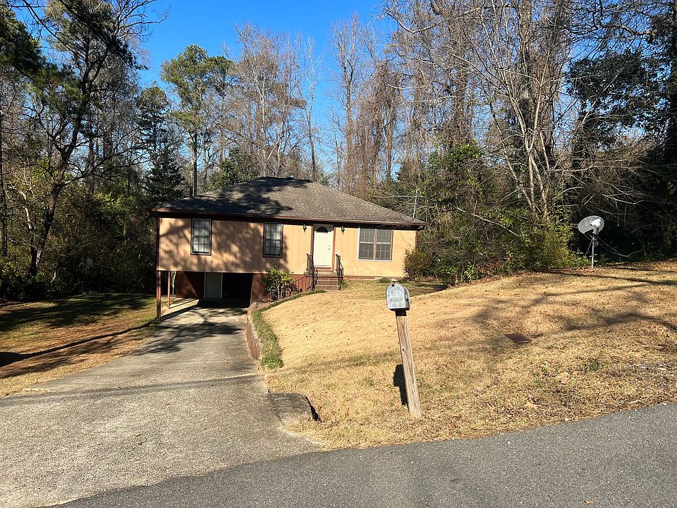 1st image of 2836 1st St E