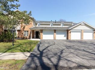740 Cherrywood Ln UNIT A, Willowbrook, IL 60527