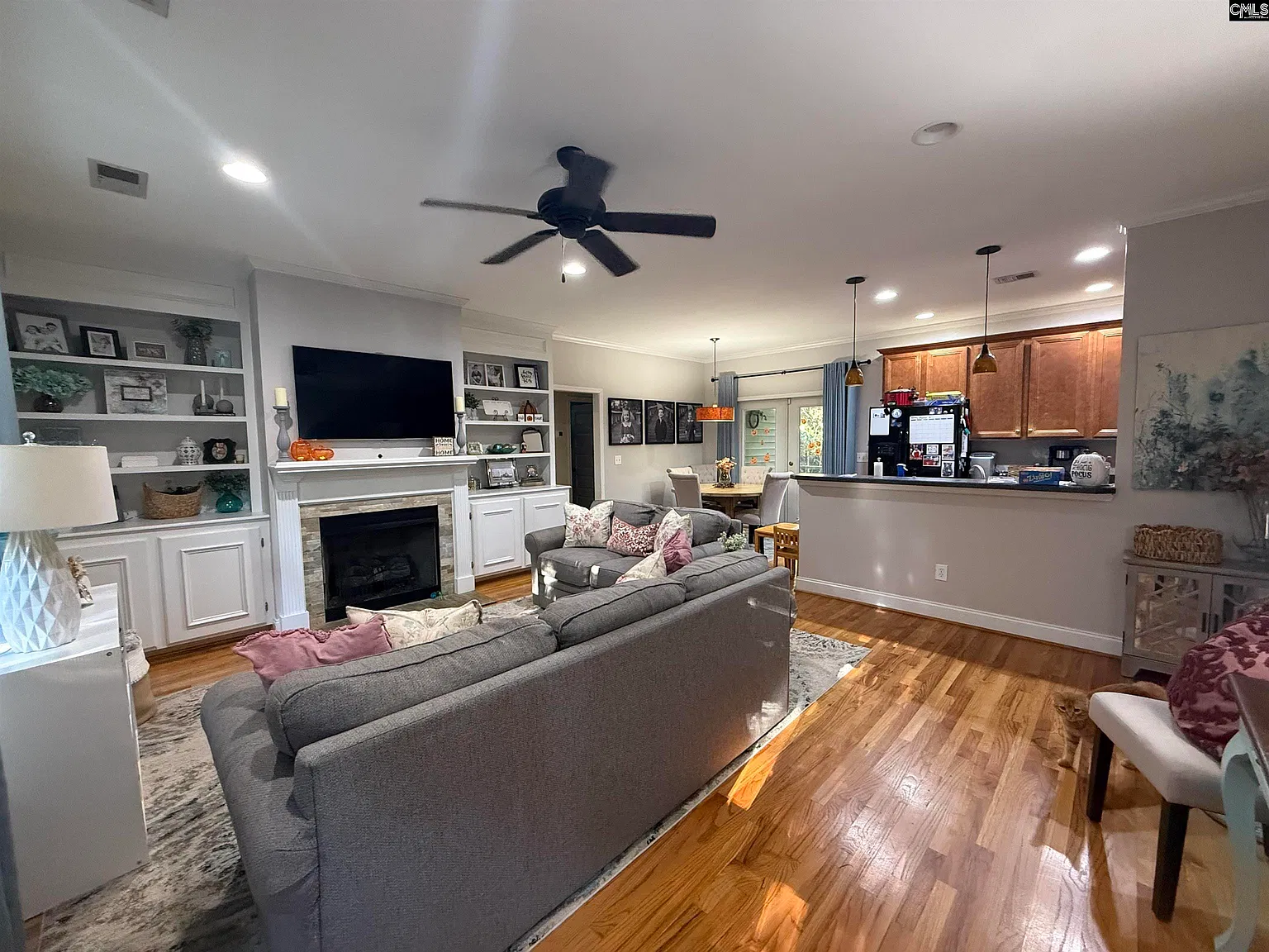 3 bed, 1400 sqft, $2,200 — Photo 3