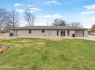 10163 County Road 367, New Bloomfield, MO 65063