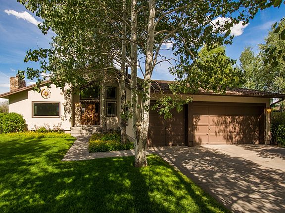 4th image of 4910 N East Meadows Dr