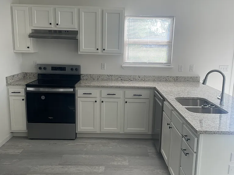 237 Fulkerson Dr #B — Photo 6