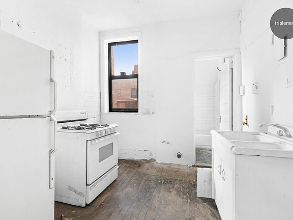 3rd image of 214 W 16th St APT 5W
