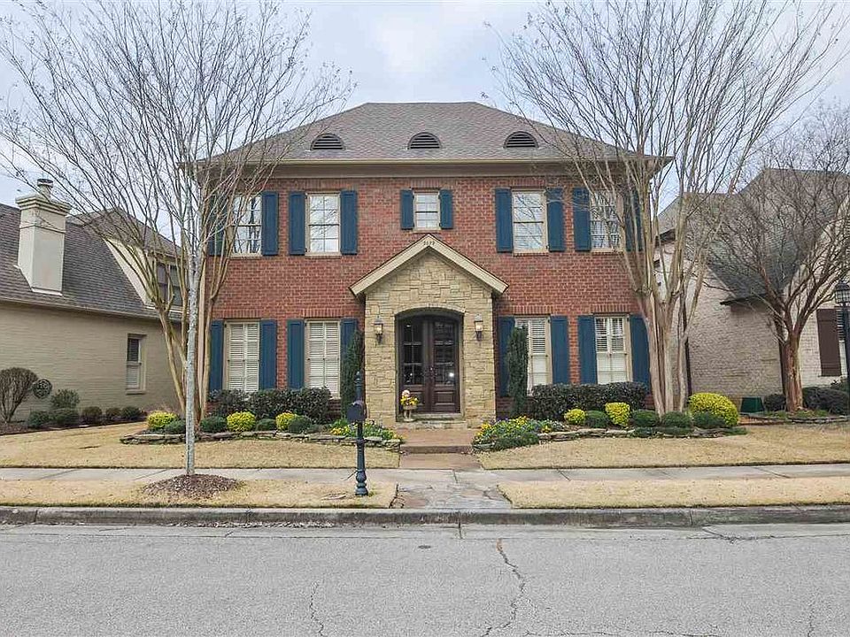 1st image of 2079 Saintsbury Dr