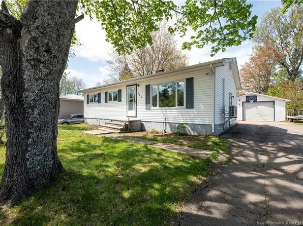 273 Buckingham Ave, Riverview, NB E1B 2P1