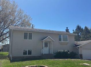 409 4th St NE, Hayfield, MN 55940