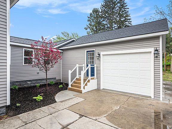 5th image of 520 Elliott Ave