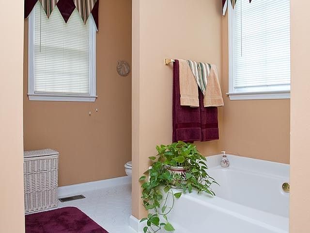 2nd image of 3806 Sunningdale Way