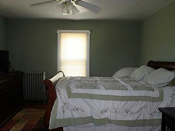 3rd image of 34 Euclid St #40