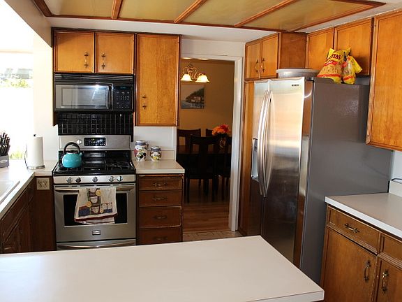 3rd image of 6264 Lake Lomond Dr
