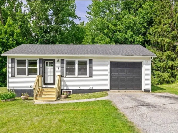 5 Orchard Street, St. Albans Town, VT 05478