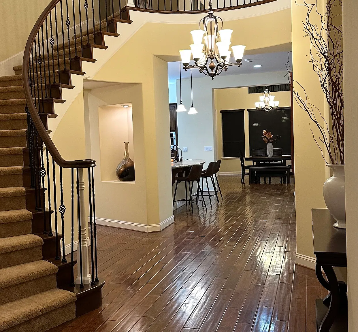 3 bed, 3233 sqft, $6,800 — Photo 2