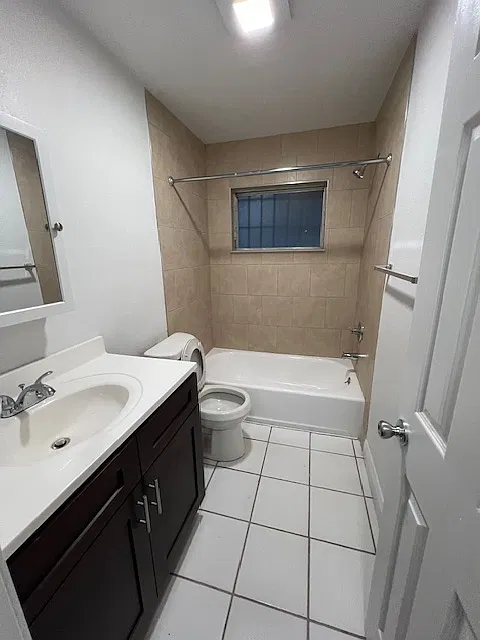 4 bed, 1456 sqft, $2,500 — Photo 3