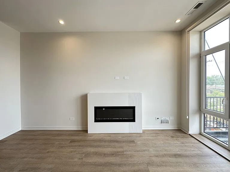 6340 W Belmont Ave #302 — Photo 10
