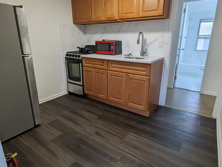 902 Brady Ave #3 — Photo 7