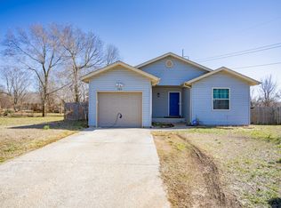 606 N Builders Cir, Springfield, MO 65803