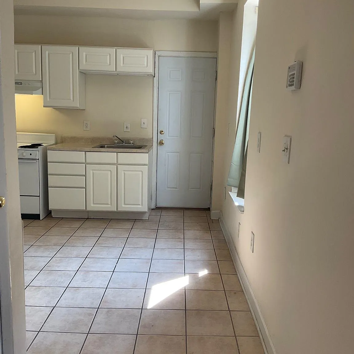 1 bed, 1.0 bath, 1190 sqft, $1,200 — Photo 4