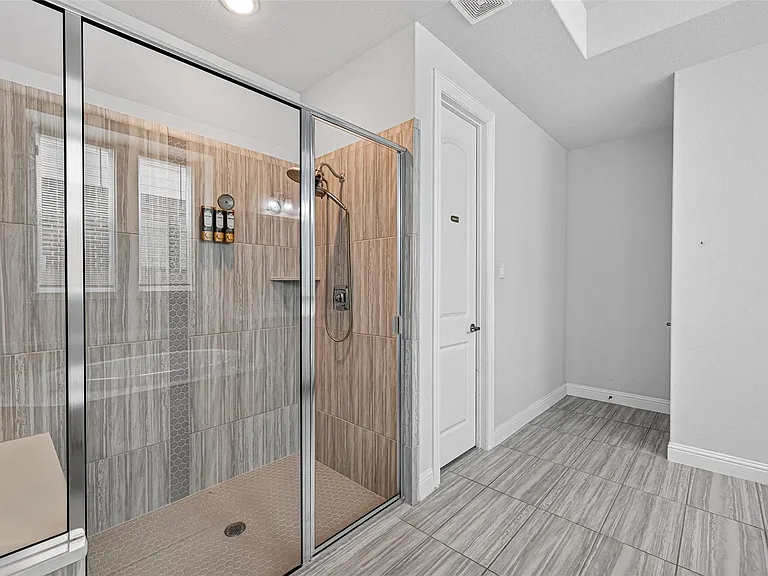 24419 Avanti Dr — Photo 44