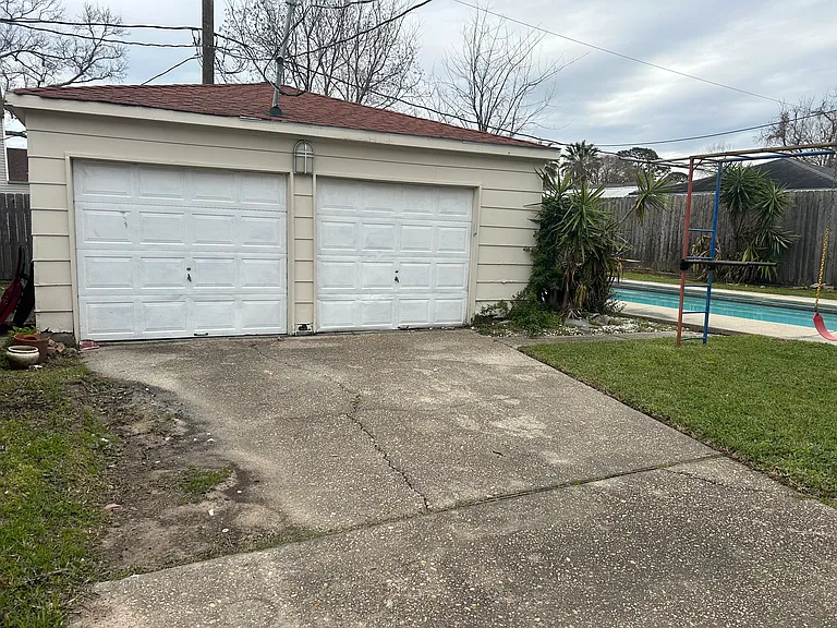 2129 Carol Sue Ave — Photo 3
