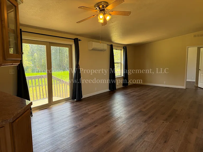 1411 SE Fireweed Rd — Photo 6