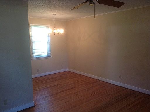 4th image of 3987 Southlawn Ave