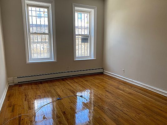 2nd image of 696 Bristol St Floor 1