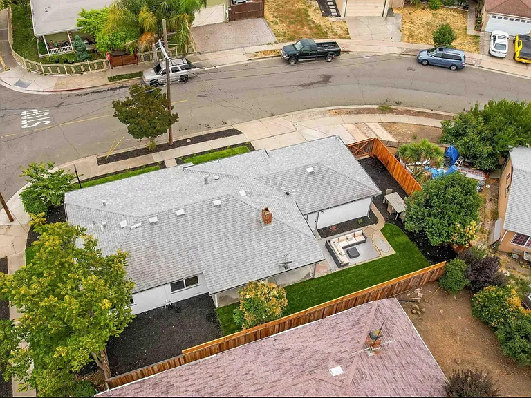 7 Newhall St — Photo 39