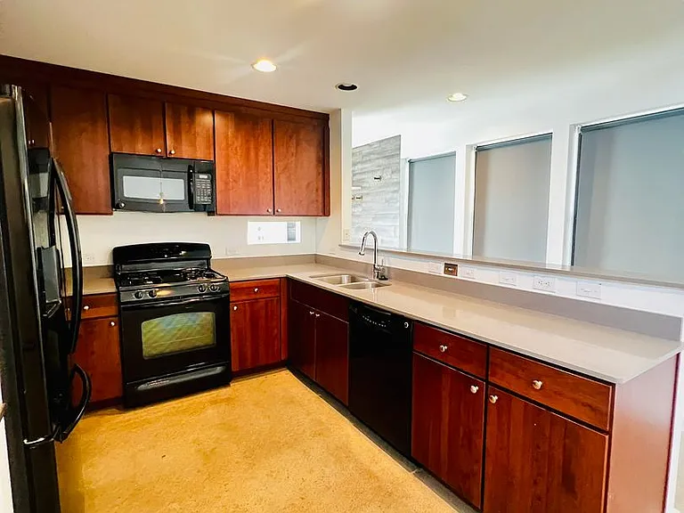 5900 Toscana Ave — Photo 8