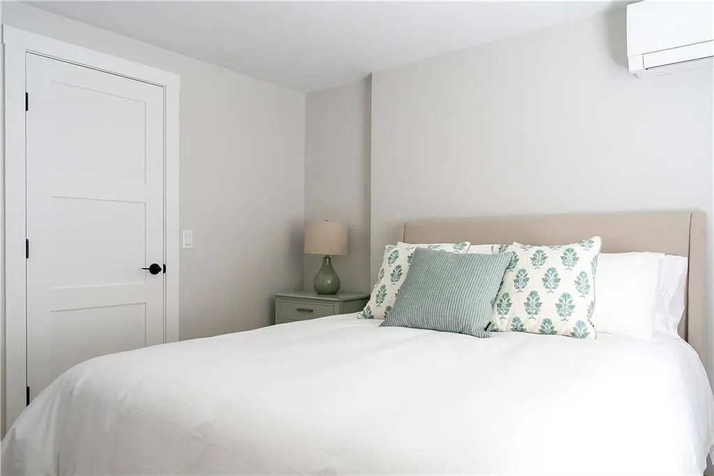 1 bed, 1.0 bath, 500 sqft, $3,200 — Photo 2