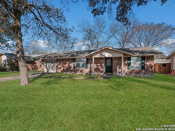 2nd image of 1107 Morey Peak Dr