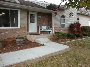 29366 Terrence St, Livonia, MI 48154